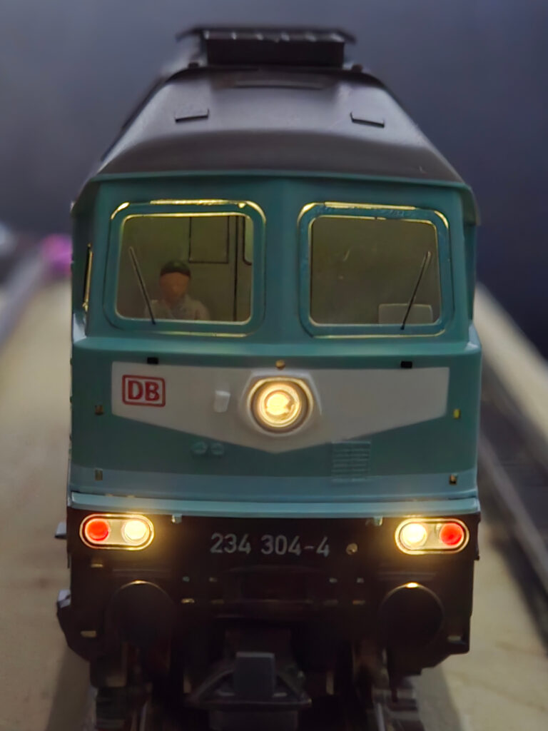 Roco_BR232_683-3_Umbau_10_Vergleich_234_304-4-01